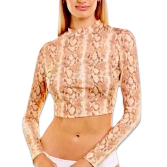 NWT Vitamin A Remy Rashgaurd Top - Picture 2 of 13